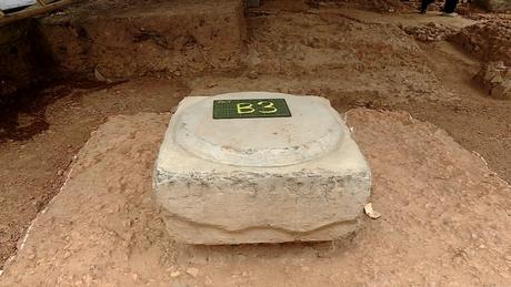 Con đường phục dựng điện Kính Thiên gần hơn