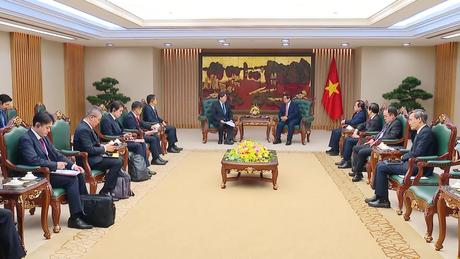 Thủ tướng tiếp Bộ trưởng Nội vụ và Truyền thông Nhật Bản