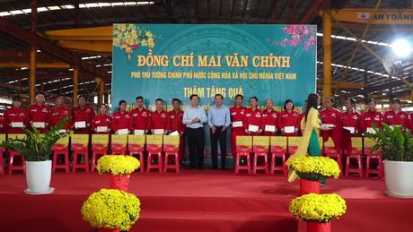 Phó Thủ tướng Mai Văn Chính tặng quà Tết tại Tây Ninh