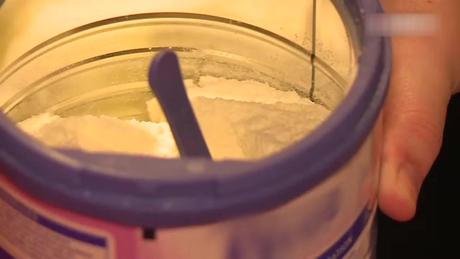 Thụy Sĩ điều tra sữa công thức nghi nhiễm độc tố