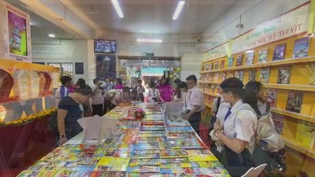 Khuyến khích phát triển văn hóa đọc