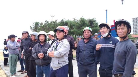 Quảng Trị: Tàu đánh cá bị sóng đánh chìm, 1 ngư dân tử vong