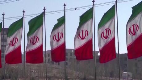 Iran xin lỗi các nước láng giềng