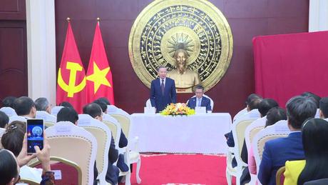 Tổng Bí thư, Chủ tịch nước Tô Lâm gặp gỡ kiều bào tại Bắc Kinh