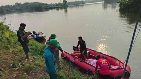 Quảng Trị: Trắng đêm tìm kiếm thi thể học sinh đuối nước