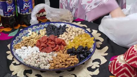 Sinh viên Việt Nam giới thiệu﻿ 