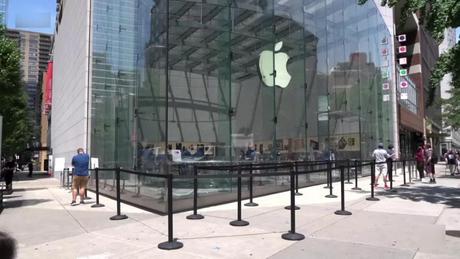 Apple tìm kiếm nhà cung cấp chip dự phòng